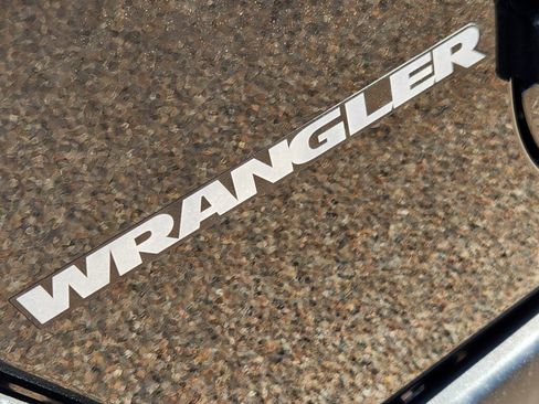 Used 2012 Jeep Wrangler Rubicon w/ PWR Convenience Group image 11