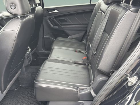 Used 2022 Volkswagen Tiguan SE R-Line image 24
