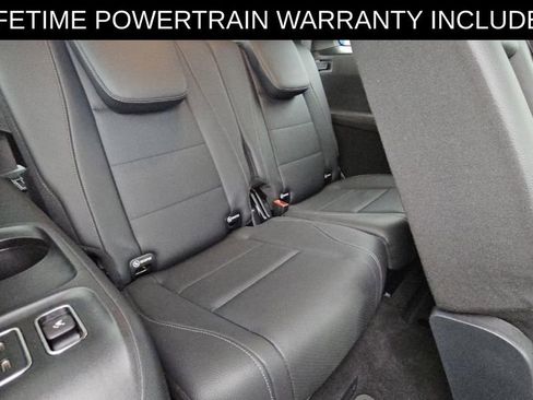 Used 2025 Mercedes-Benz GLS 450 4MATIC w/ AMG Line Exterior image 14