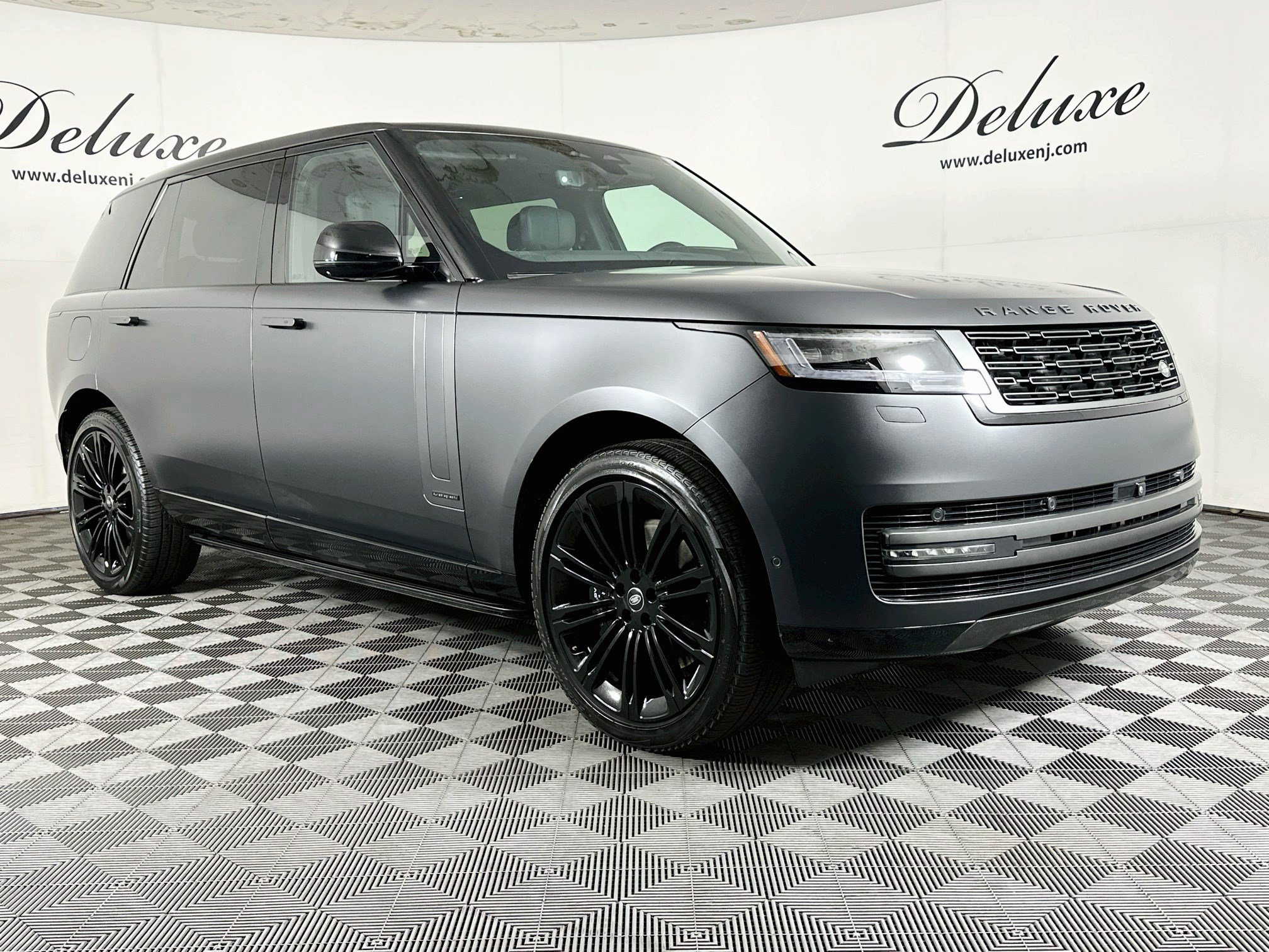 Used 2024 Land Rover Range Rover Long Wheelbase Autobiography AWD/4WD image 1