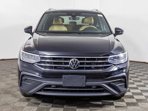 Used 2022 Volkswagen Tiguan SE w/ Panoramic Sunroof Package AWD/4WD image 13