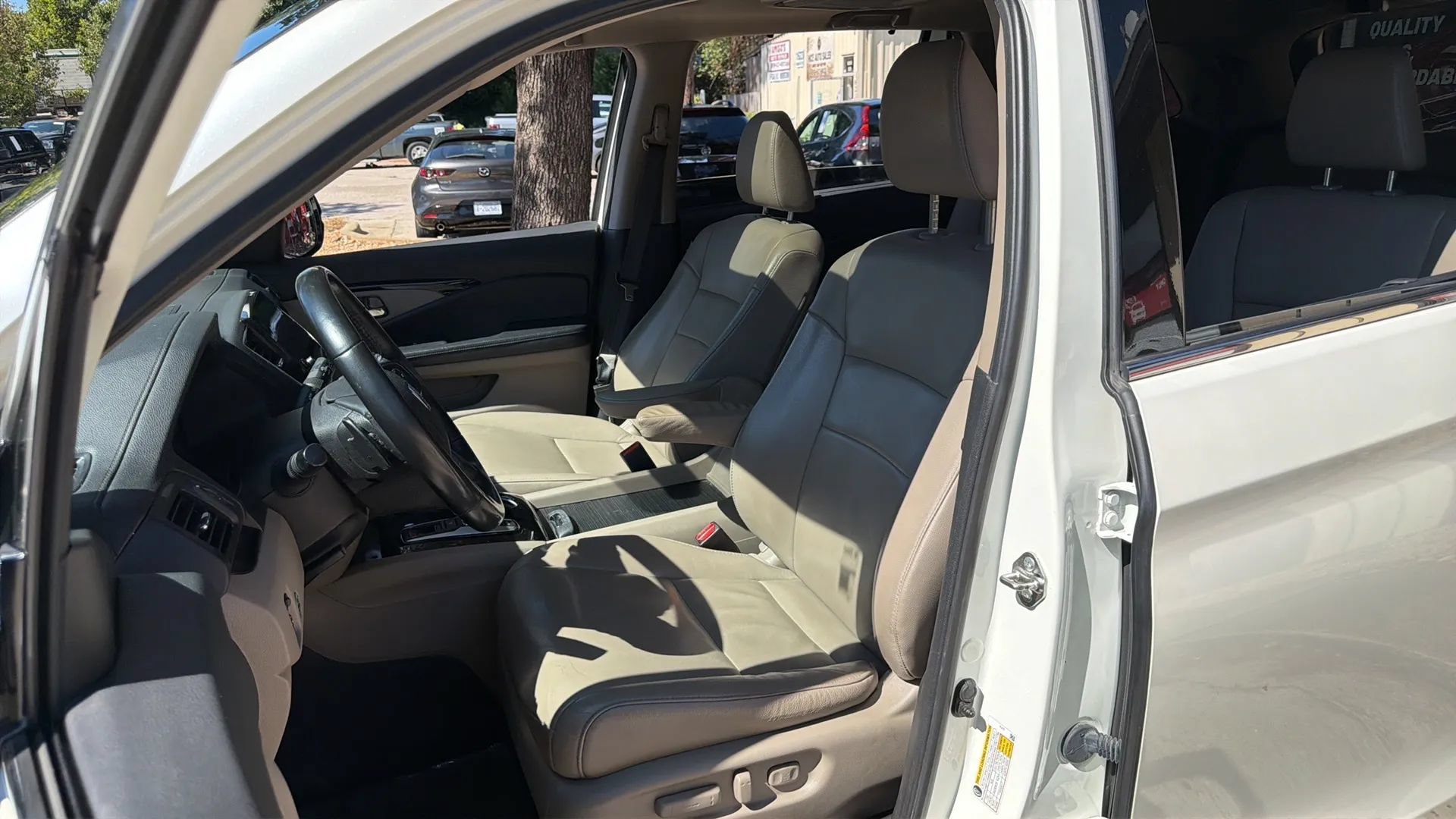 Used 2019 Honda Pilot Touring image 18