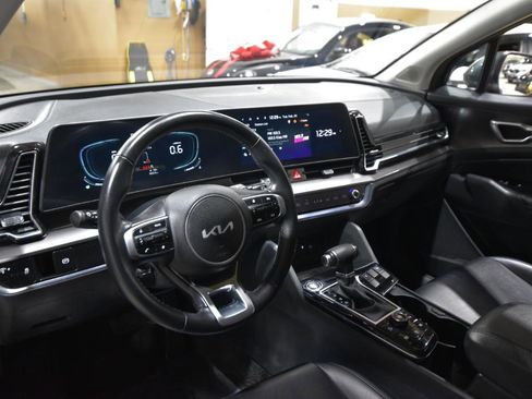 Used 2024 Kia Sportage EX image 15