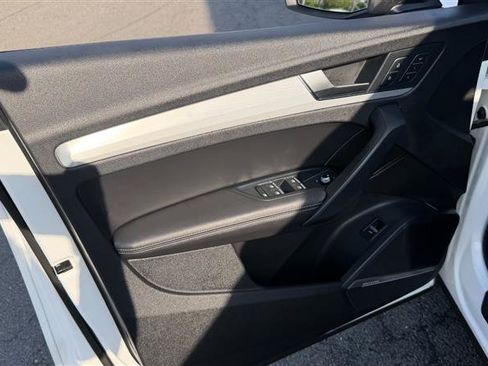 Used 2018 Audi SQ5 Prestige w/ Prestige Package AWD/4WD image 5