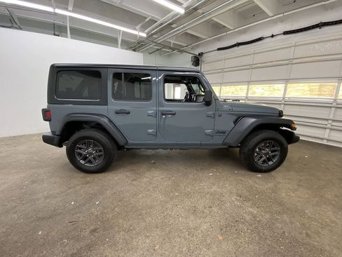 Used 2024 Jeep Wrangler Sport S image 7