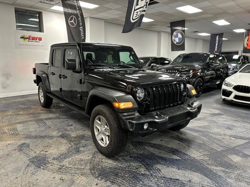 Used 2020 Jeep Gladiator Sport w/ Quick Order Package 24S AWD/4WD image 5
