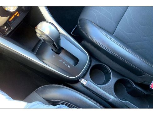 Used 2021 Chevrolet Trax LT image 19