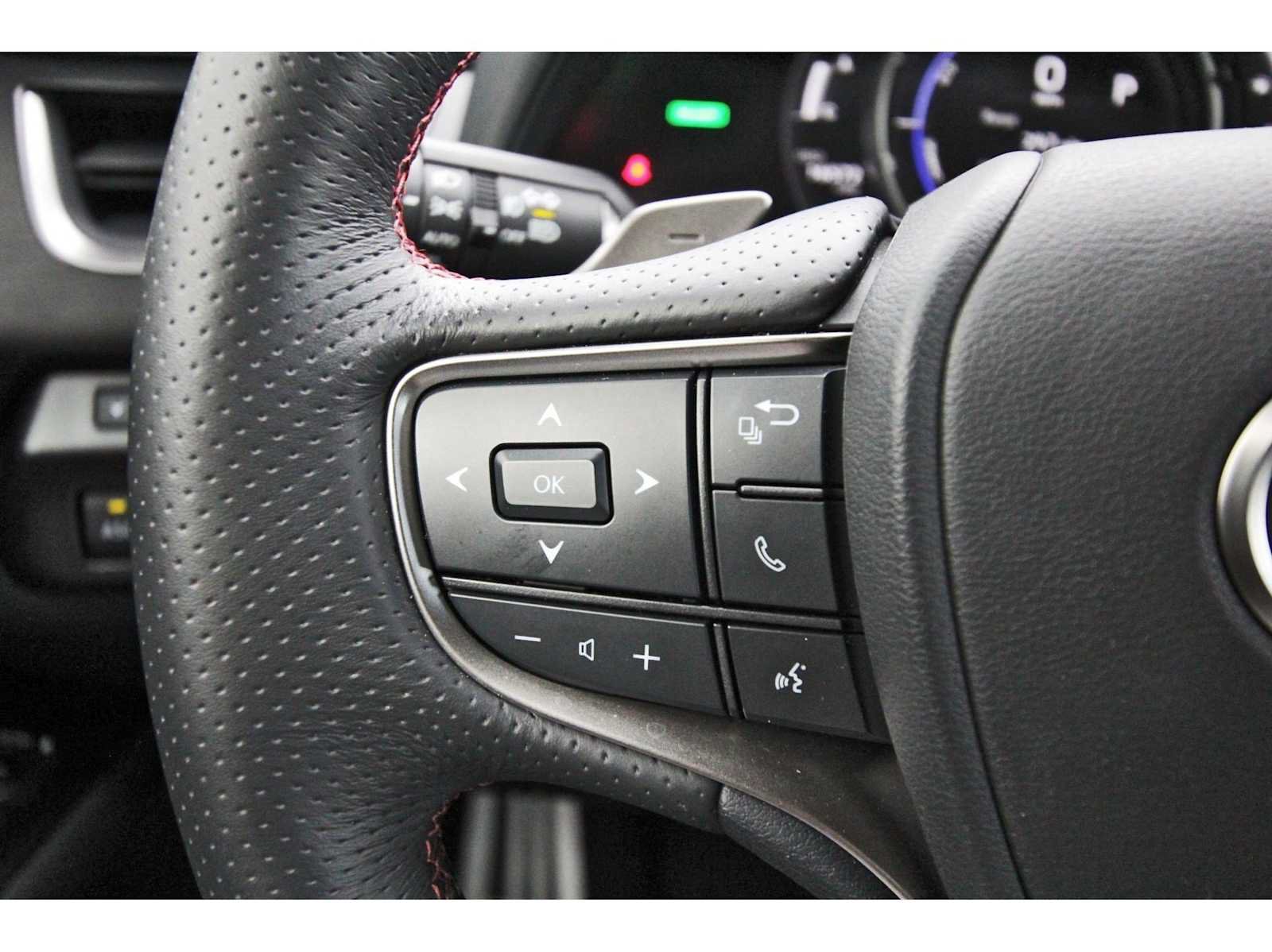 Used 2024 Lexus UX 250h F Sport FWD image 14