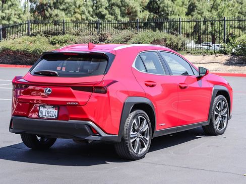 Used 2019 Lexus UX 250h AWD/4WD image 7