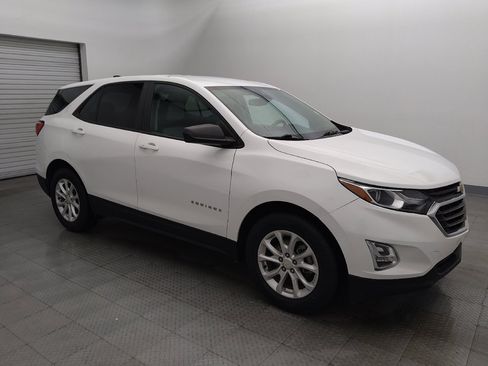 Used 2020 Chevrolet Equinox LS w/ LS Convenience Package FWD image 11