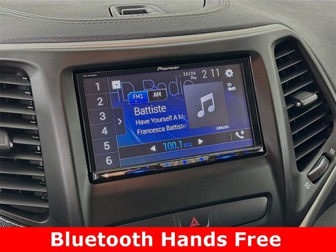 Used 2017 Jeep Cherokee Latitude w/ Cold Weather Group image 2