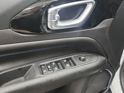 New 2026 Jeep Compass Latitude image 10