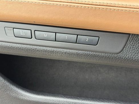 Used 2014 BMW 750Li image 18