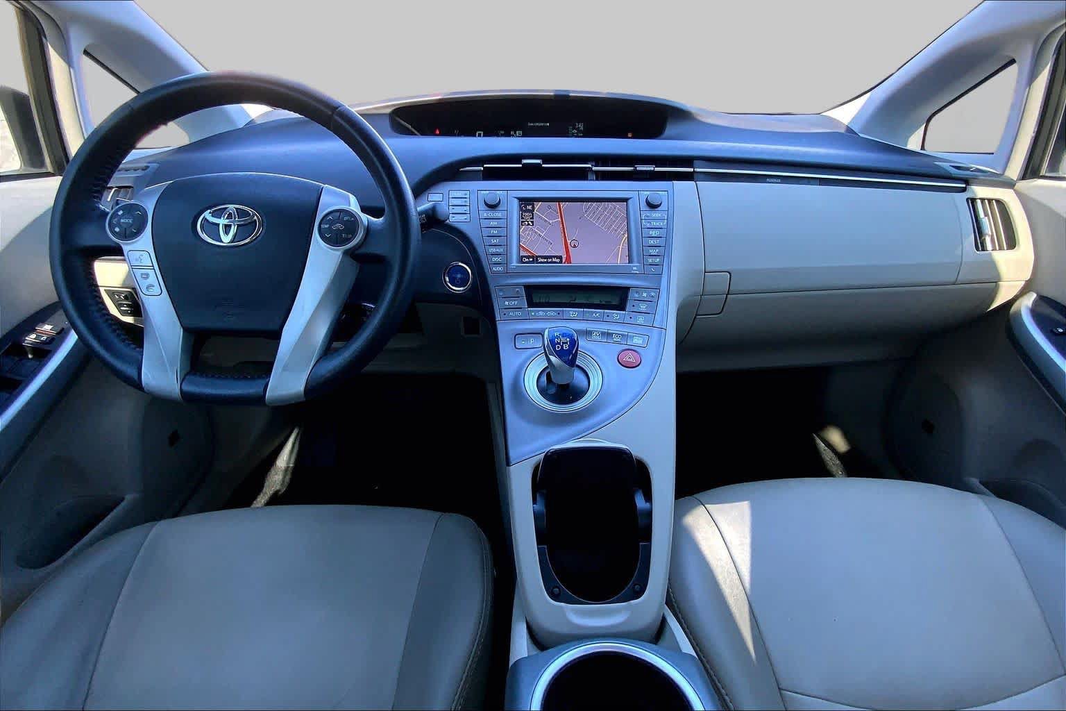 Used 2014 Toyota Prius Four w/ Solar Roof Package FWD image 15