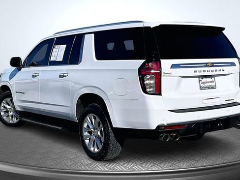 Used 2021 Chevrolet Suburban Premier w/ Premium Package image 4