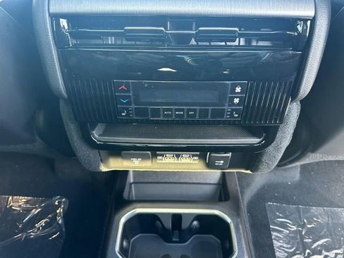 New 2025 Jeep Wagoneer Series II image 6