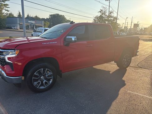 Used 2025 Chevrolet Silverado 1500 LT image 13