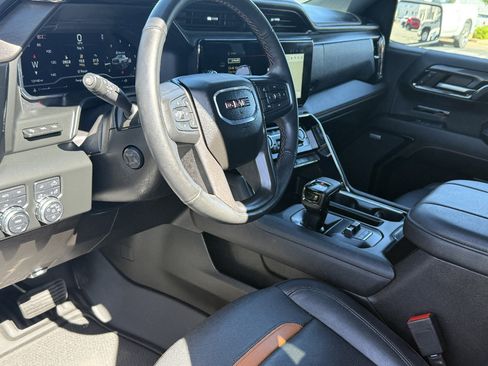 Used 2024 GMC Sierra 1500 AT4 w/ Technology Package image 9