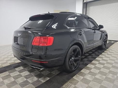 Used 2019 Bentley Bentayga AWD/4WD image 2