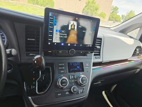 Used 2019 Toyota Sienna Limited Premium AWD/4WD image 28