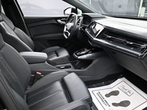 Used 2024 Audi Q4 e-tron Premium Plus w/ Premium Plus image 30