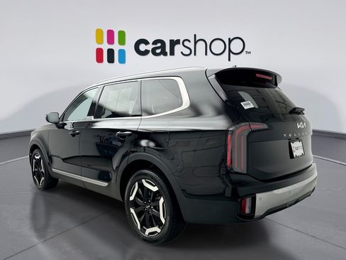 Used 2024 Kia Telluride EX w/ EX Captain's Chair Package AWD/4WD image 3