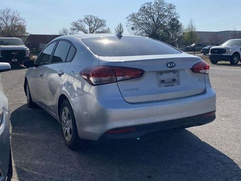 Used 2018 Kia Forte LX image 4
