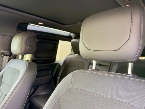 Used 2023 Land Rover Defender 90 Carpathian Edition image 9