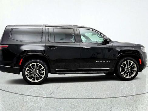 Used 2023 Jeep Wagoneer Series II w/ Premium Group I AWD/4WD image 4