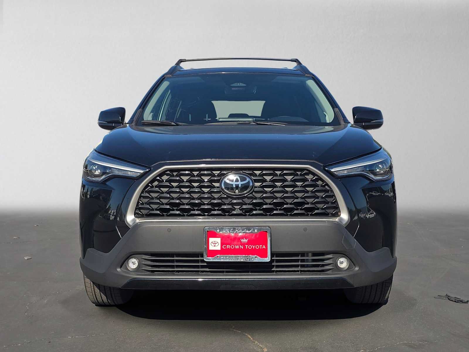 Certified 2025 Toyota Corolla Cross XLE w/ Convenience Package FWD image 8