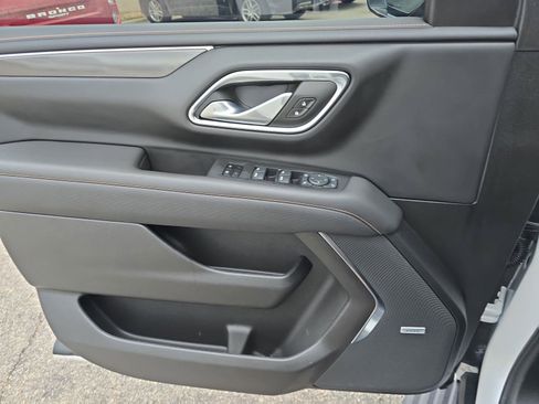 Used 2024 GMC Yukon XL AT4 w/ Technology Package image 29