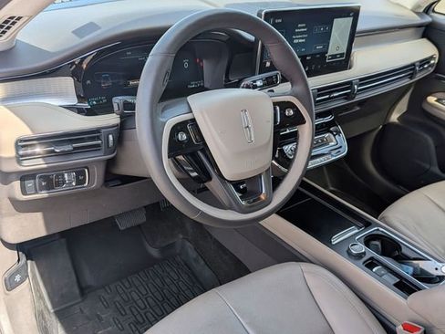 Certified 2023 Lincoln Corsair AWD w/ Equipment Group 101A image 11