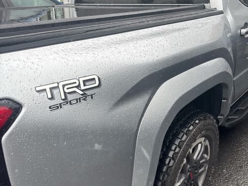 Used 2024 Toyota Tacoma TRD Sport w/ TRD Sport Upgrade Package AWD/4WD image 5