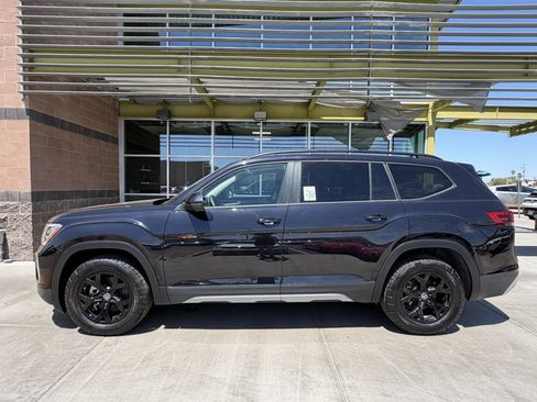 Used 2024 Volkswagen Atlas Peak Edition SEL AWD/4WD image 7