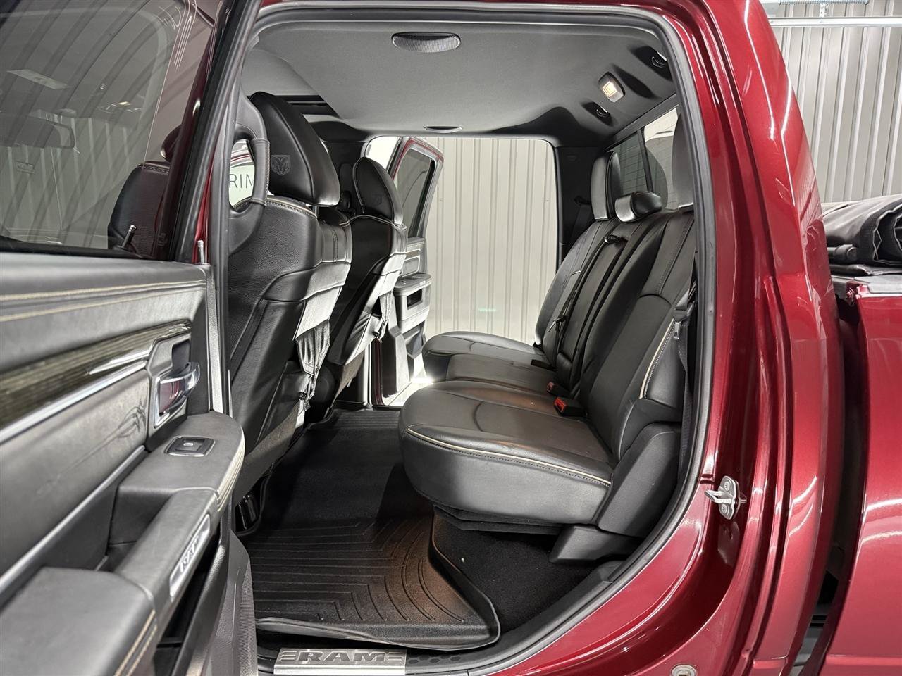 Used 2018 RAM 3500 Laramie Longhorn AWD/4WD image 22