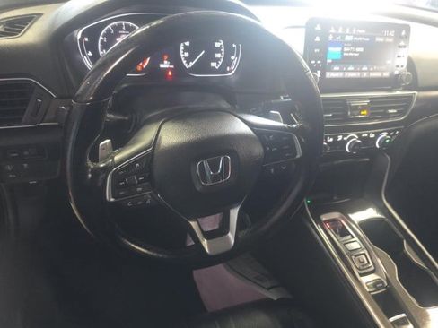 Used 2018 Honda Accord Touring image 13