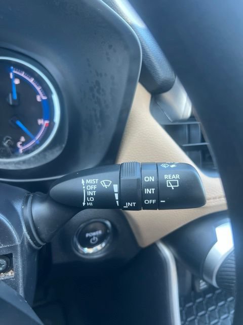 Used 2025 Toyota RAV4 XLE AWD/4WD image 14