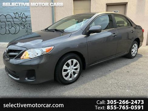 Used 2011 Toyota Corolla LE FWD image 1