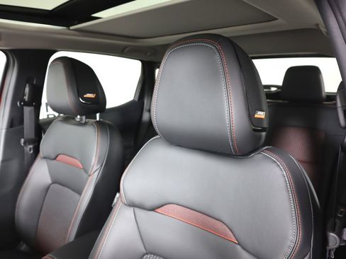 New 2026 Nissan Kicks SR w/ SR Premium Package image 19