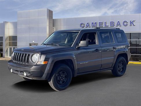 Used 2015 Jeep Patriot Sport image 32