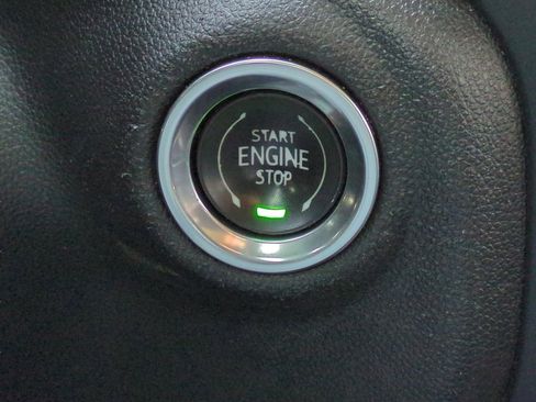 Used 2020 GMC Sierra 2500 Denali w/ Denali Ultimate Package image 25