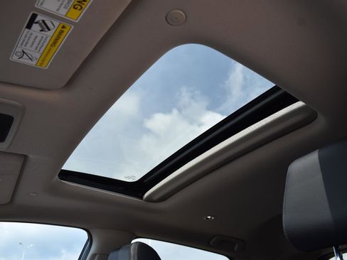 Used 2023 Honda HR-V EX-L image 11