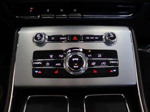 Used 2023 Lincoln Aviator AWD image 36
