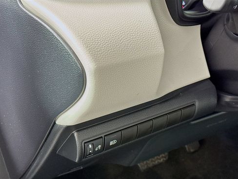 Used 2025 Toyota Corolla LE FWD image 7