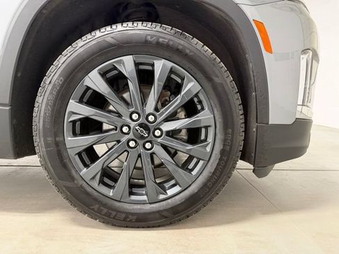 Used 2023 Chevrolet Traverse RS w/ LPO, Cargo Package AWD/4WD image 14