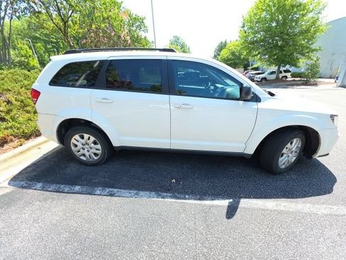 Used 2020 Dodge Journey SE FWD image 5