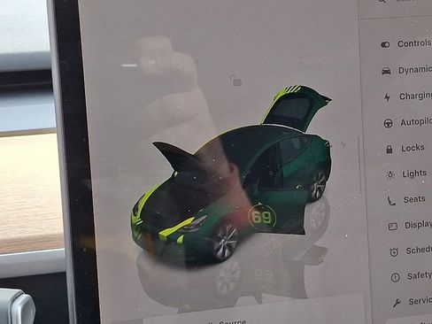 Used 2024 Tesla Model Y Long Range image 36