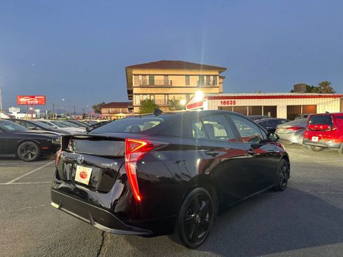 Used 2016 Toyota Prius Four Touring FWD image 9