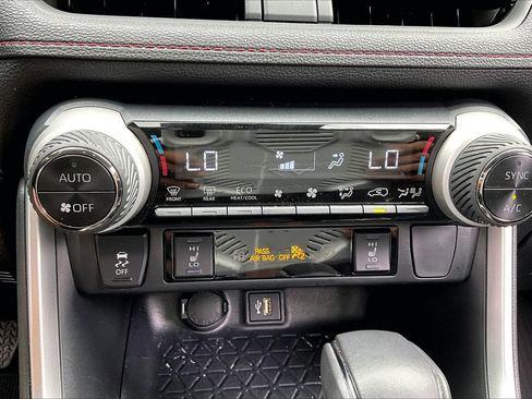 Used 2024 Toyota RAV4 SE w/ Weather & Moonroof Package AWD/4WD image 25