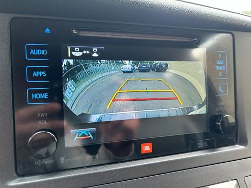 Used 2017 Toyota Sienna Limited Premium AWD/4WD image 10